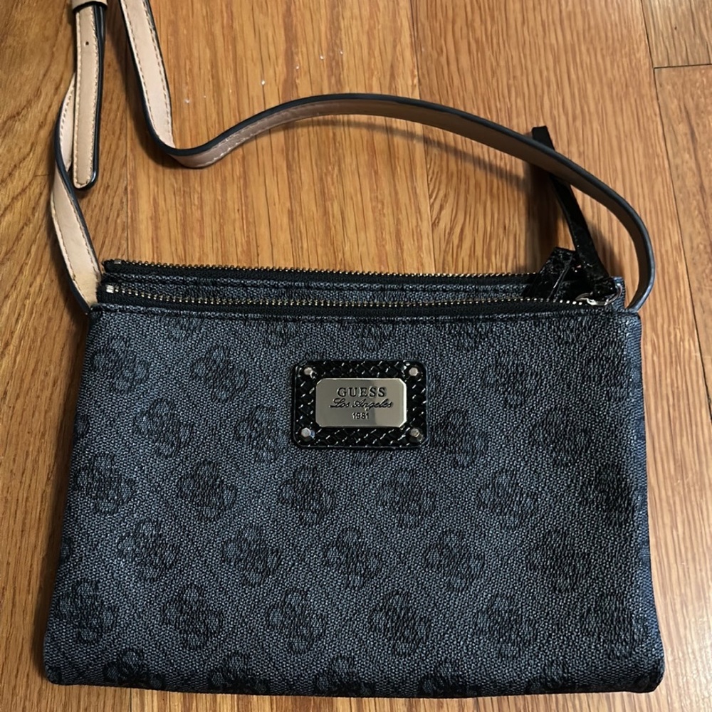 Guess Crossbody Bag very lightly used